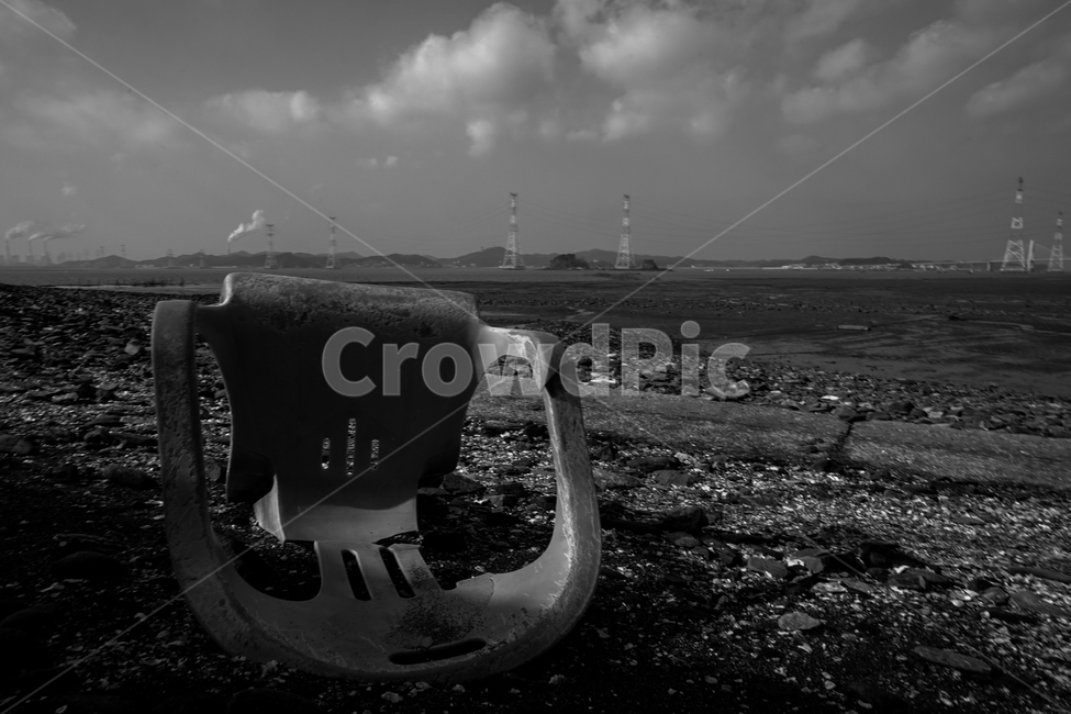 바다,폐기물,쓰레기,오염,환경,하늘,구름,자연,풍경,nature,landscape,해변,바다,beach,sea,흑백,모노톤,monochrome,black and white,사물,물건,오브젝트,thing,object,matter
