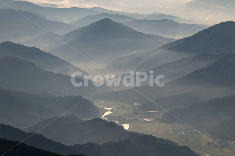 산,마을,능선,안개,등산,정상,꼭대기,자연,산맥,nature,outdoors,mountain,아침,새벽,습도,시골,풍경,풍경배경,배경,자연,풍경,nature,landscape