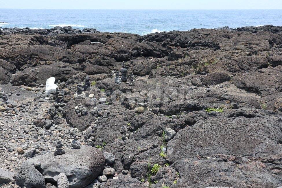 우도,바다,풍경,돌,여름,land,shoreline,water,ocean,sea,해안선,물,제주도,한국자연풍경,한국자연경관,산책,하늘,제주,nature,자연,돌탑