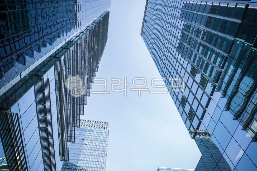 빌딩,건축,비지니스,도시경관,경치,모던,창문,유리,로우앵글,고층빌딩,하늘,파란색,옥외,서울,중구,한국,경제,회사,오피스빌딩,architecture,건축학,building,건물,city,도시,officebuilding,사무실건물,highrise,고층건물,metropolis,중심지,skyscraper,마천루