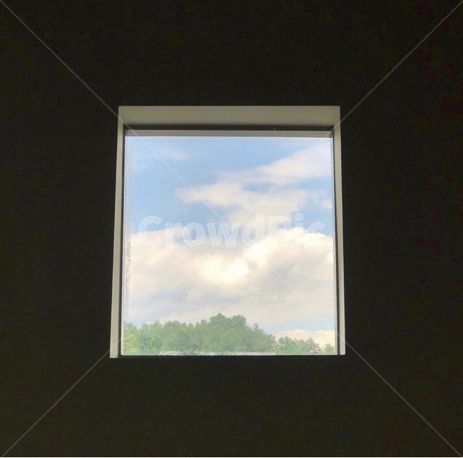 창문,window,구름,산,하늘