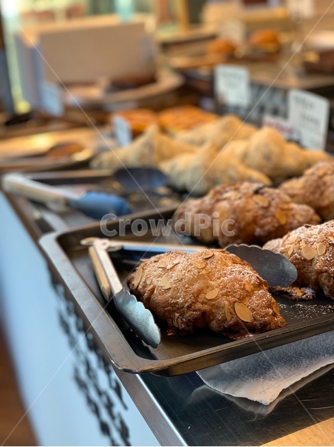 크로아상,디저트,베이커리,카페,빵,음식,식재료,요리,food,cook,meal,dishes,food reserves,빵,bread
