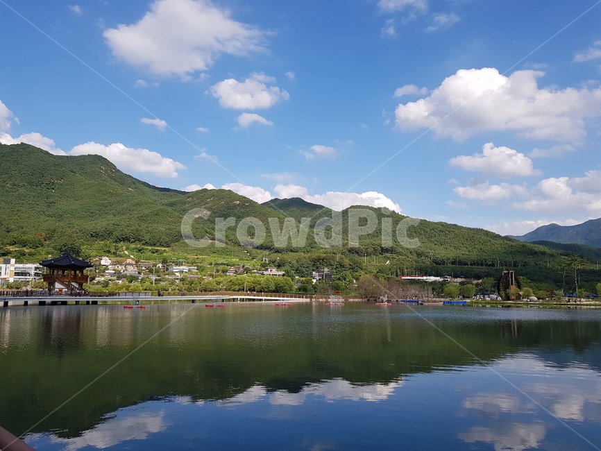산,구름,못,물,공원,호수,다리,계곡,하늘,파란하늘,자연,옥회