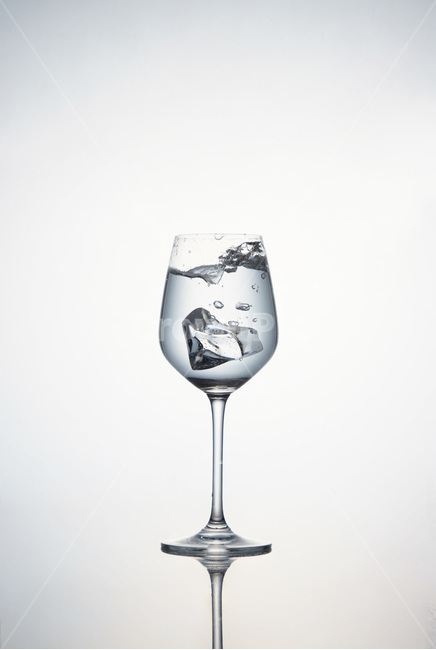 glass,유리,goblet,고블릿,얼음,와인잔,음료수,drink,beverage,연출,컨셉,콘셉,direction,concept