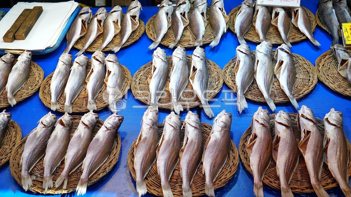 해산물,생선,바다생선,바다물고기,해물,말린생선,건어,건어물,반건조,건조,조기,민어조기,민어