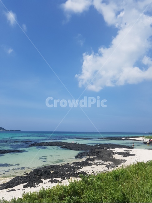 제주도,제주,협재해수욕장,바다,해수욕장,맑은하늘,푸른바다,자연,풍경,nature,landscape,제주도,jeju,jeju island,outdoors,옥외,land,땅,sea,water,물,ocean,대양,shoreline,해안선
