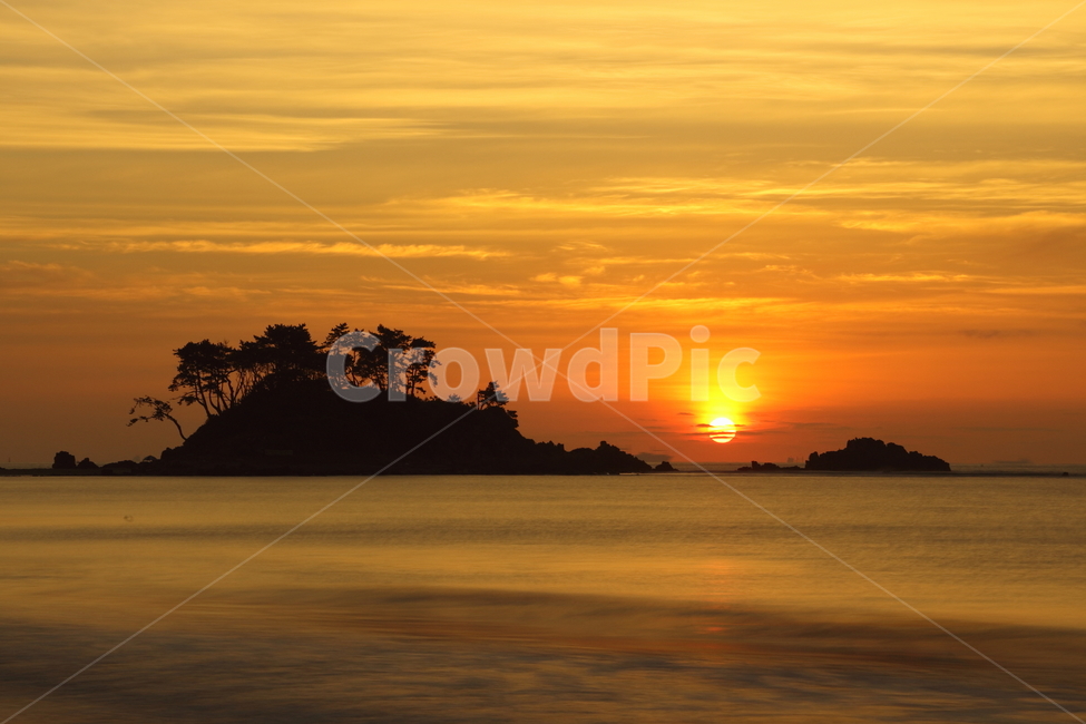울산,울주군,진하해수욕장,명선도,일출,섬,바다,ulsan,sunrise,sea,island,자연,풍경,nature,landscape,한국자연풍경,한국자연경관,korea nature landscape,outdoors,옥외,sunset,일몰,dawn,새벽,red sky,붉은 하늘,sky,하늘,dusk,황혼