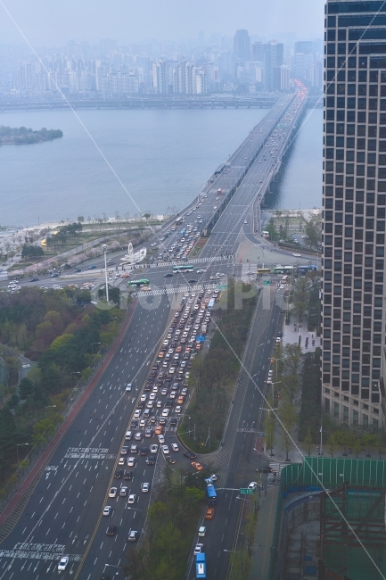 미세먼지,대기오염,퇴근길,여의도,마포대교,한강,한강다리,도시,풍경,city,landscape,nature,자연,outdoors,옥외,경치,scenery,road,도로