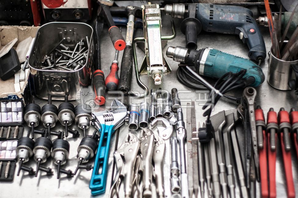 pond,hammer,machine,screw,electric drill,tool,pliers driver