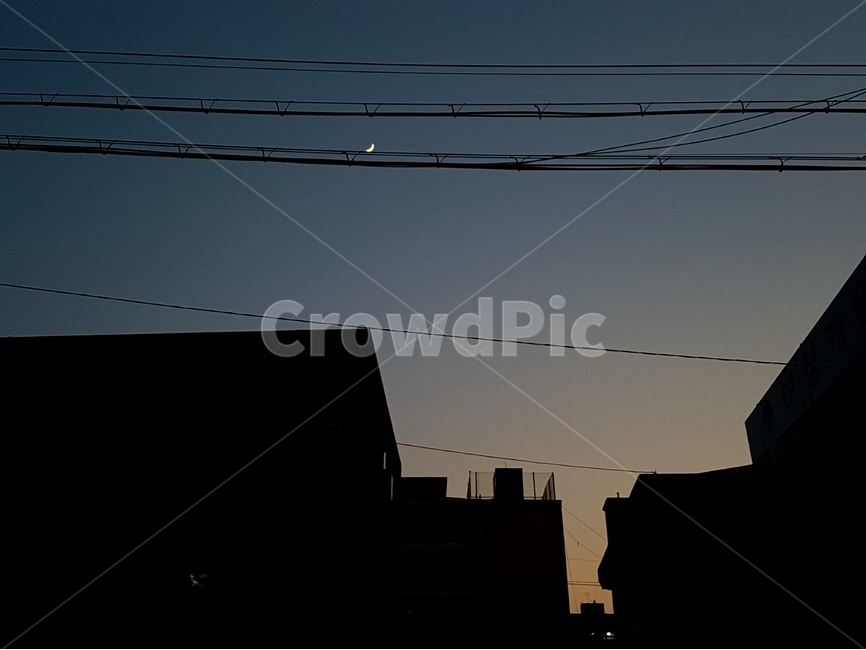 달,하늘,moon,sky,풍경,view,저녁,해질녘,sunset,자연,nature,감성,감성사진,바탕화면,야경,밤,풍경,nightscape,night,landscape,도시,city,실루엣,그림자,silhouette,shadow,건축물,건물외관,exterior,building,structure,architecture,construction