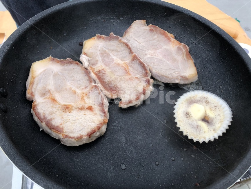 고기,돼지,구이,마늘,기름구이,음식,마이야르,목살,음식,식재료,요리,food,cook,meal,dishes,food reserves,육류,고기,meat