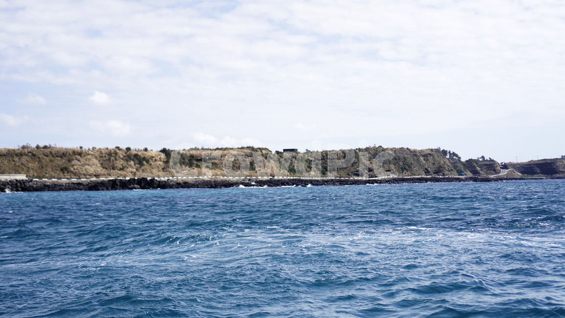 제주도,제주도해변,해변,청정,바닷가,풍경,여름,분위기,감성,자연,jeju,jejuisland,beach,seaside,purity,cleanness,nature,sensible,feeling,자연,풍경,nature,landscape,land,땅,outdoors,옥외,ocean,대양,sea,바다,water,물,shoreline,해안선,building,건물,architecture,건축물
