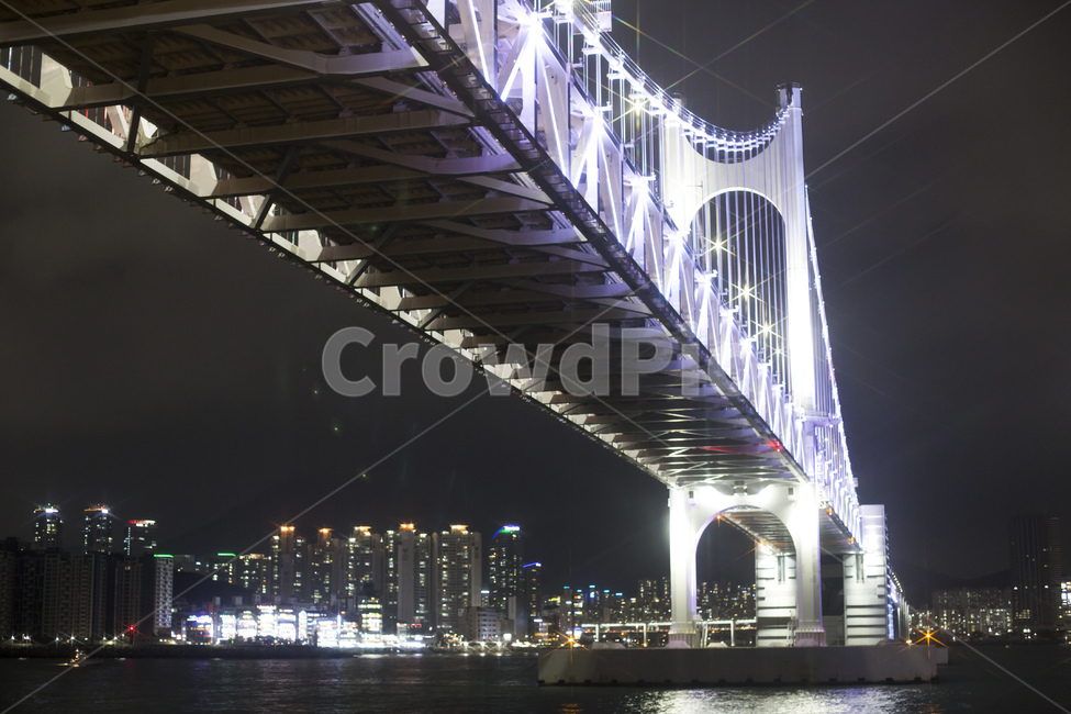 night view,pier,Gwangalli,Busan,Gwangan Bridge,bridge,lighting,sea,architecture