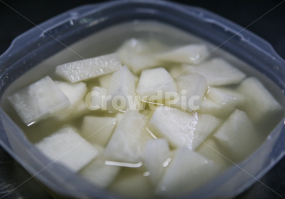 반찬,동치미,동치미무우,물김치,요리,무,음식,식재료,요리,food,cook,meal,dishes,food reserves,한식,한국음식,한국요리,korean food,korean dishes,korean meal,korean cook