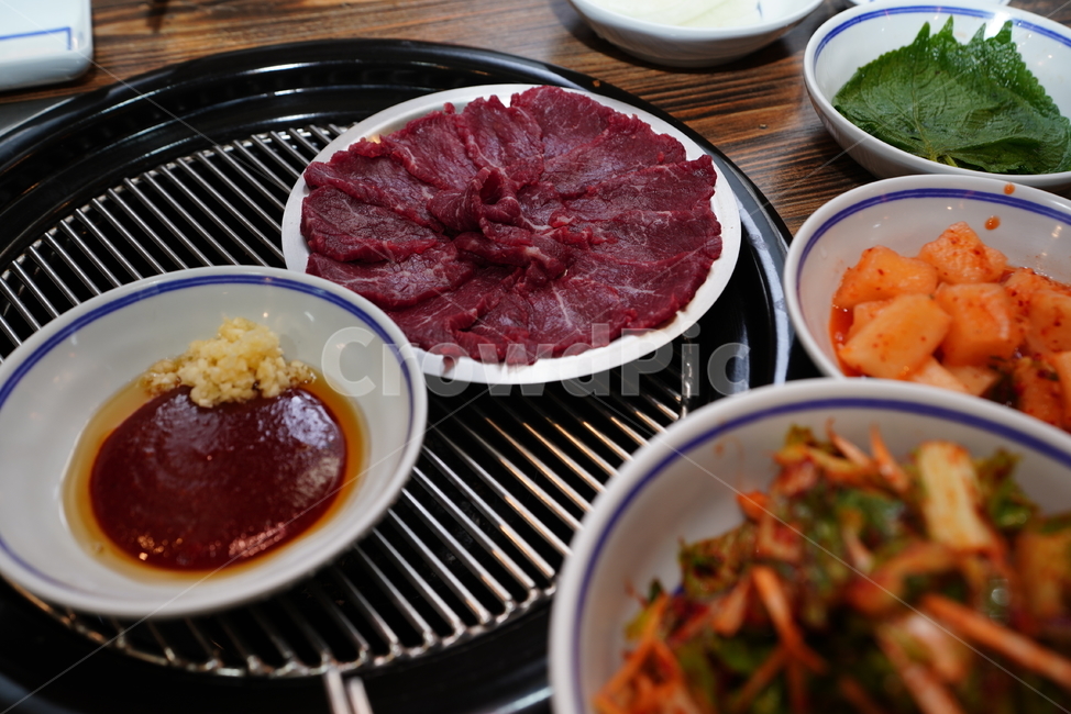 육사시미,고기,안주,먹거리,육류,음식,푸드,육식,소고기,한우,음식,식재료,요리,food,cook,meal,dishes,food reserves,육류,고기,meat,한식,한국음식,한국요리,korean food,korean dishes,korean meal,korean cook