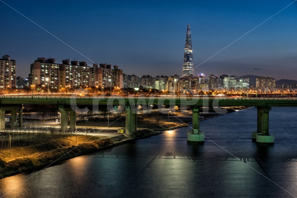 올림픽대교,한강,한강시민공원,야경,풍경,landscape,nightview,nightscape,롯데월드,롯데월드타워,도시,풍경,city,landscape,야경,밤,nightscape,night,bridge,다리,building,건물,road,도로