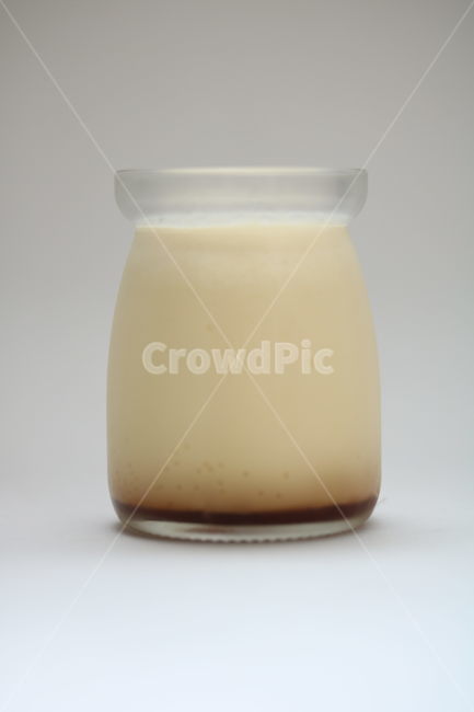 푸딩,디저트,노란색,갈색,컬러,식감,pudding,sweet,dessert,yellow,brown,color,texture,디저트,간식,후식,dessert,snack