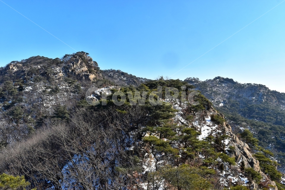 관악산,풍경,겨울,자연,눈,스포츠,등산,산행,nature,snow,겨울풍경,느낌,아름다운,신비로운,경이로운,기암,바위,암봉,암릉,다큐,필,힐링,명산,landscape,winter,season,트레킹,100대명산,인기명산,조망,전망,정부청사,6봉,수목원능선,바윗길,암릉길,명품송,소나무,한국자연풍경,한국자연경관,korea,관양능선,팔봉능선,국기봉,겨울,계절,winter,season,자연,풍경,nature,landscape,한국자연풍경,한국자연경관,korea nature landscape,outdoors,옥외,mountain range,산맥,mountain,산