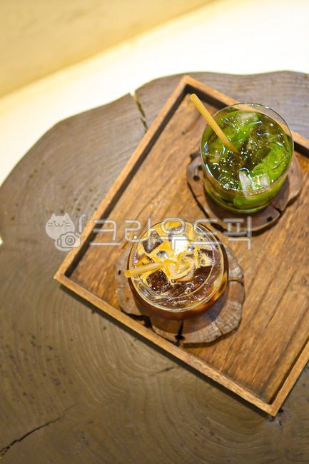Tray,solid wood,beverage,coffee,green tea,ice,Americano,wooden tray,Latte,Matcha,glass cup