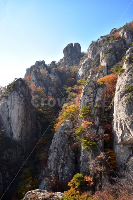 대둔산,가을,풍경,단풍,탐방,도립공원,빨간단풍,파란하늘,가을색,오색,울긋불긋,알록달록,그림같은,칼라풀,뷰티플,아름다운,힐링,감성,자연,정취,산세,명산,100대명산,nature,산,등산,트레킹,풍경사진,비경,경치,가을사진,가을색채,가을의정취,맑음,청명,가을날씨,경관,기암,암봉우리,mountain,금산,완주,논산,낙조대,낙조산장,마천대,케이블카,구름다리,삼선계단,가을,계절,fall,autumn,season,자연,풍경,nature,landscape,한국자연풍경,한국자연경관,korea nature landscape,cliff,낭떠러지,outdoors,옥외