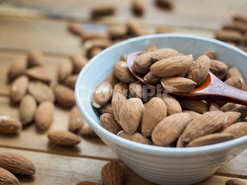 아몬드,견과류,숟가락,그릇,견과,근접촬영,간식,영양간식,음식,식품,갈색,배경,음식,식재료,요리,food,cook,meal,dishes,food reserves,콩류,견과류,beans,pulse,nuts,dry fruits