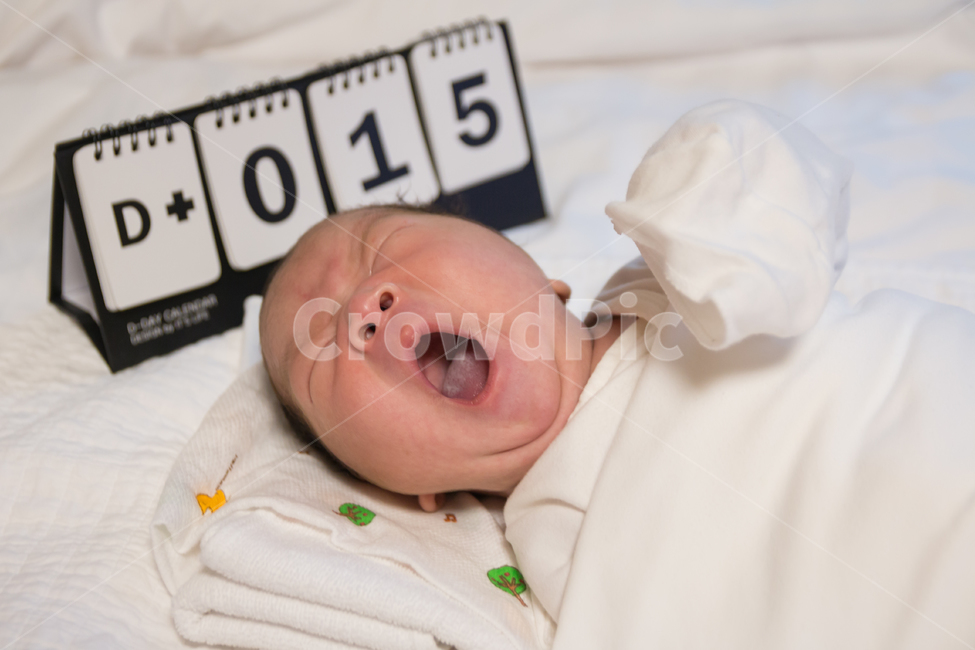 nose,small,delivery,expression,yawn,tired,cute,nostril,face,mouth,baby,newborn baby,sleepy,family,parenting