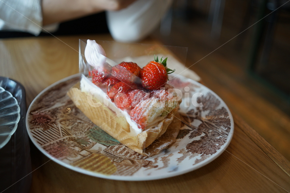 딸기케익,케익,딸기타르트,타르트,카페케익,디저트,간식,후식,dessert,snack