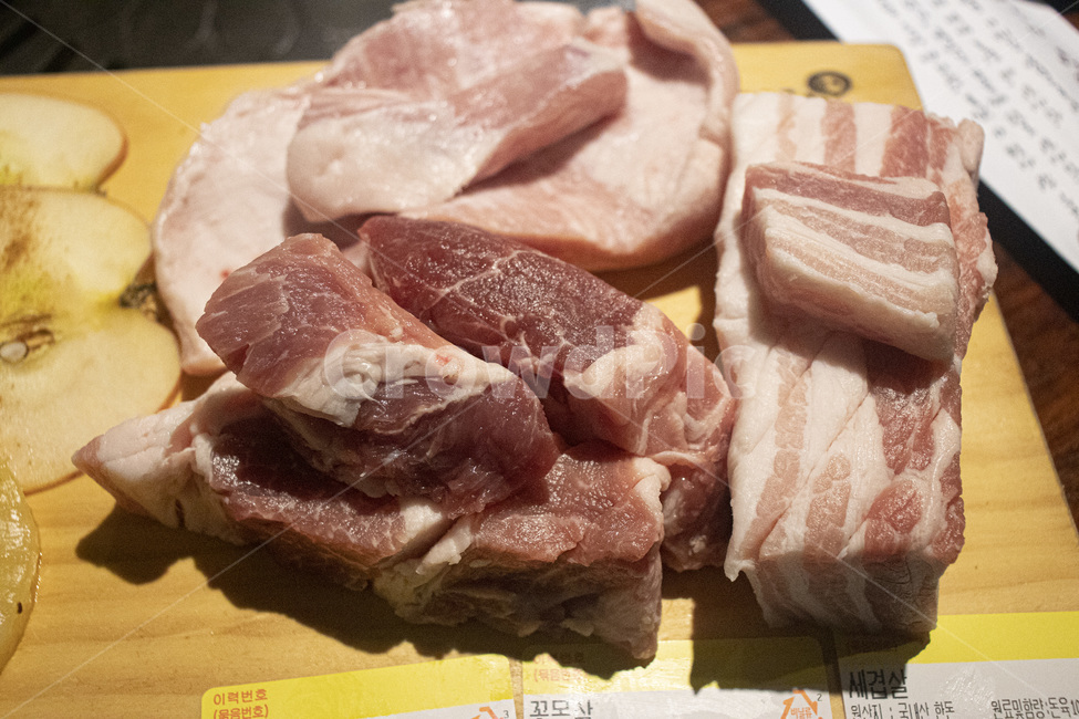 돼지고기,생고기,고기,삼겹살,목살,육류,정육,육류,고기,meat
