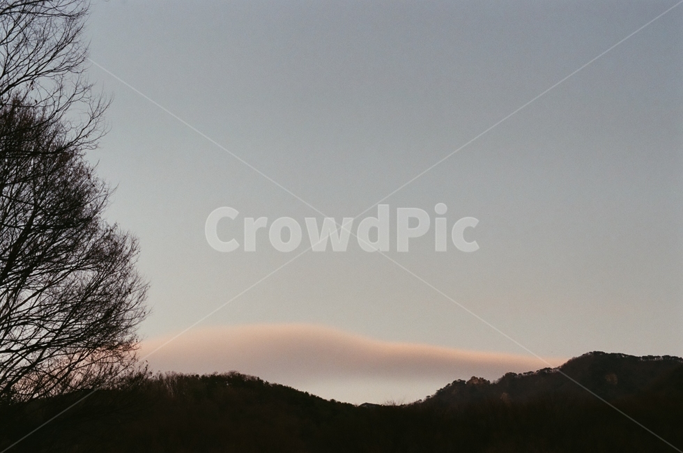 하늘,구름,해질녘,쓸쓸한,어두운,능선,sky,자연,풍경,nature,landscape,tree,나무,plant,식물