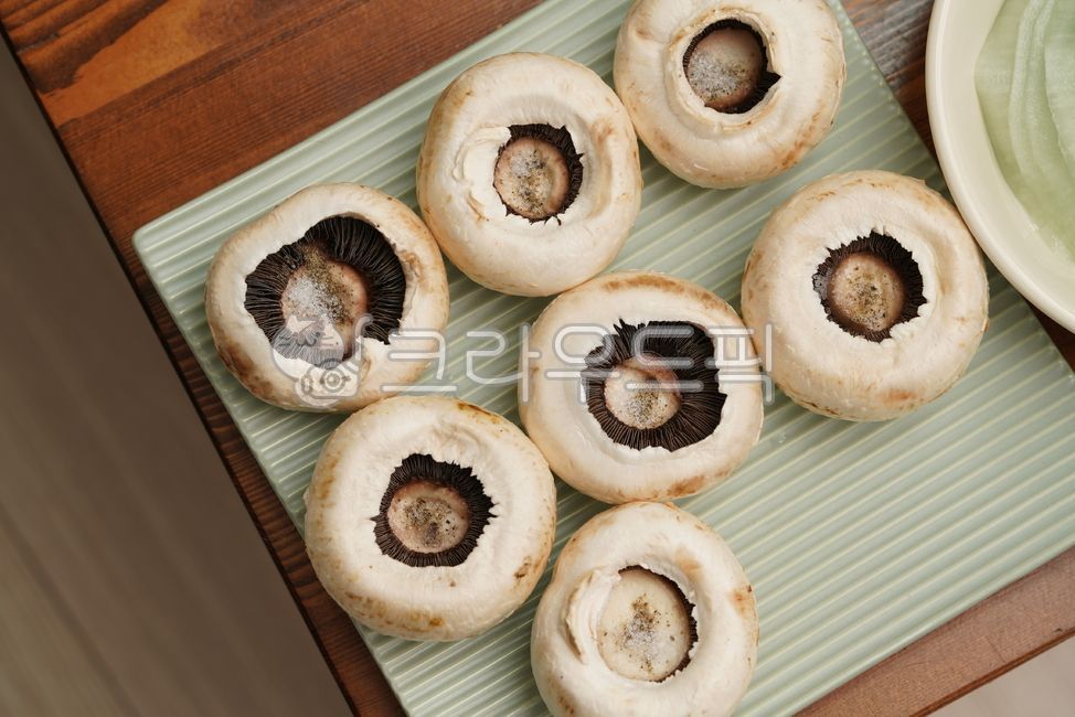버섯,양송이버섯,음식,식재료,먹거리,접시,food