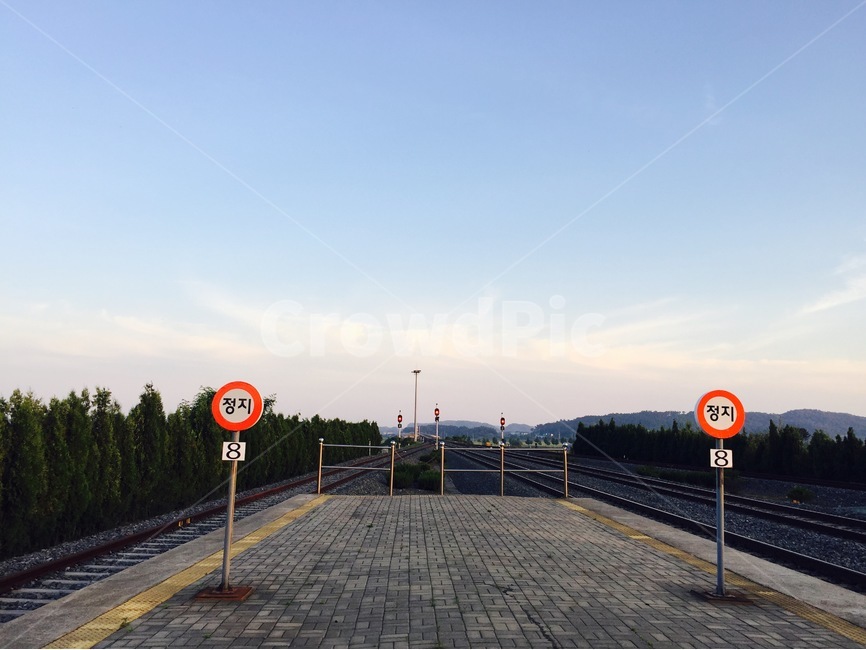 기차역,하늘,풍경,station,sky,교통,교통수단,traffic,transportation,path,통로