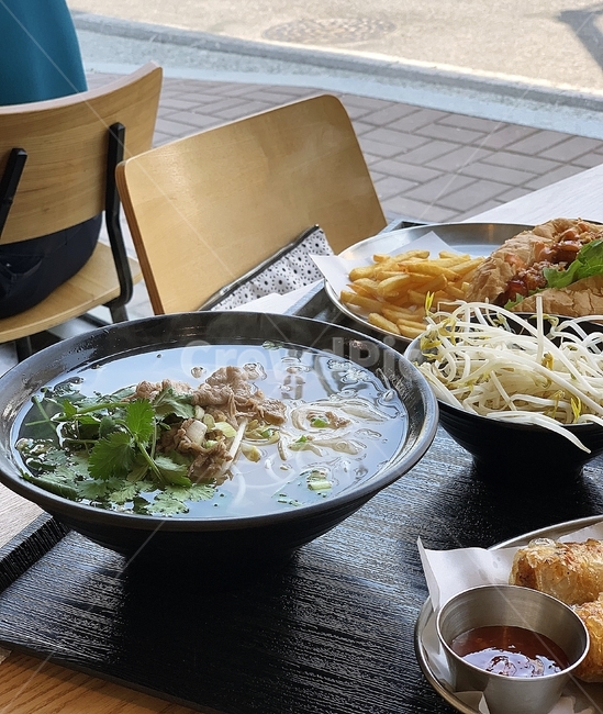 베트남음식,쌀국수,반미,짜조,음식,food,ricenoodle,noodle,숙주,고수,식사,점심,lunch