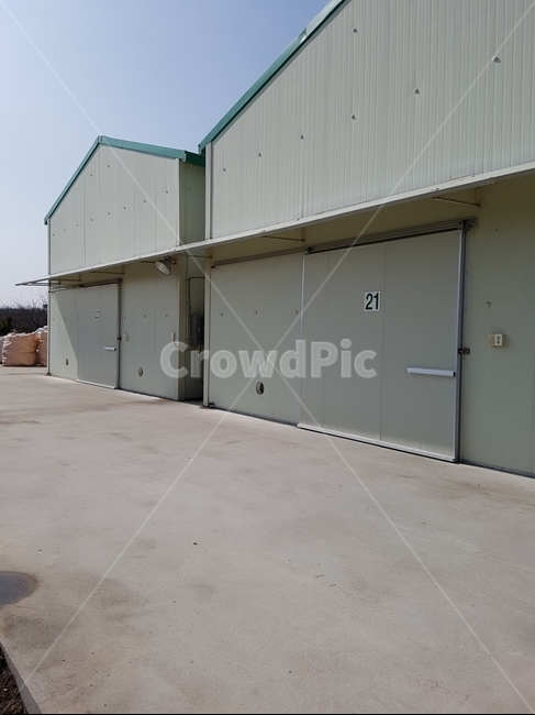 공장,공장외관,factory,생산,노동,건축물,건물외관,exterior,building,structure,architecture,construction