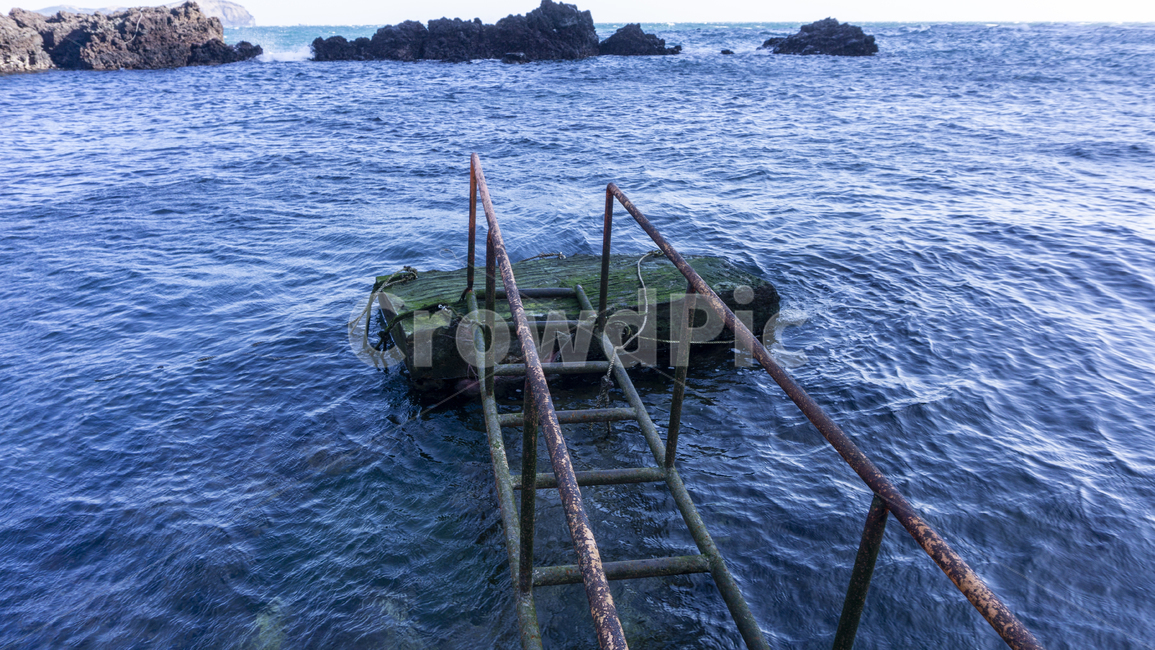 banister,handrail,난간,바다,섬,물,water,sea,blue