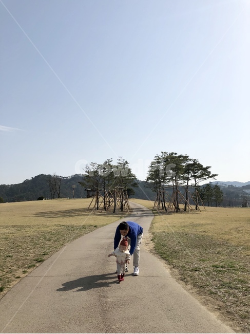 아빠와딸,부녀,데이트,산책,봄소풍,공원,황산공원