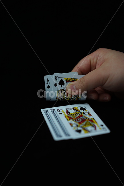 포커,원카드,카드놀이,카드게임,도박,플레잉카드,트럼프카드,playingcard,trumpcard,poker,손가락,사람,인물,인간,human,person,신체일부,몸,body,게임,오락,놀이,game,play