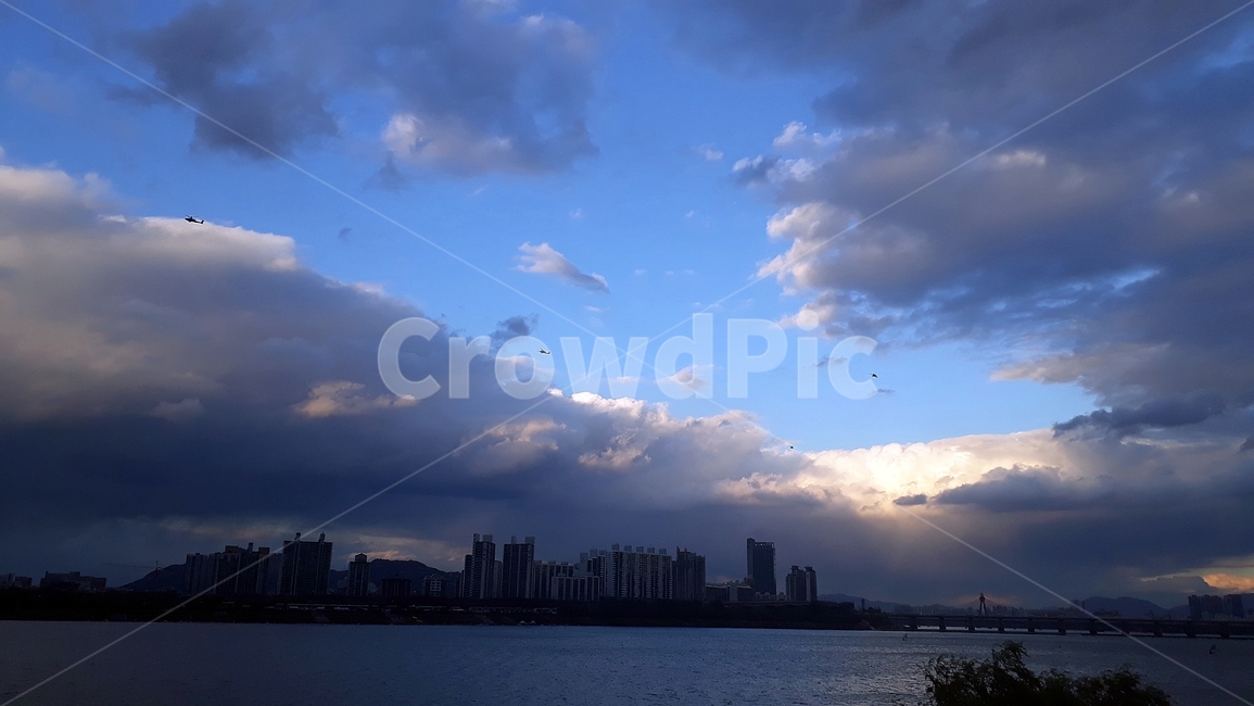 한강,하늘,헬기,비행,편대비행,구름,도시,풍경,city,landscape,한국도시풍경,한국도시경관,korea cityscape,weather,날씨,nature,자연,outdoors,옥외,cloud,cumulus,적운,sky