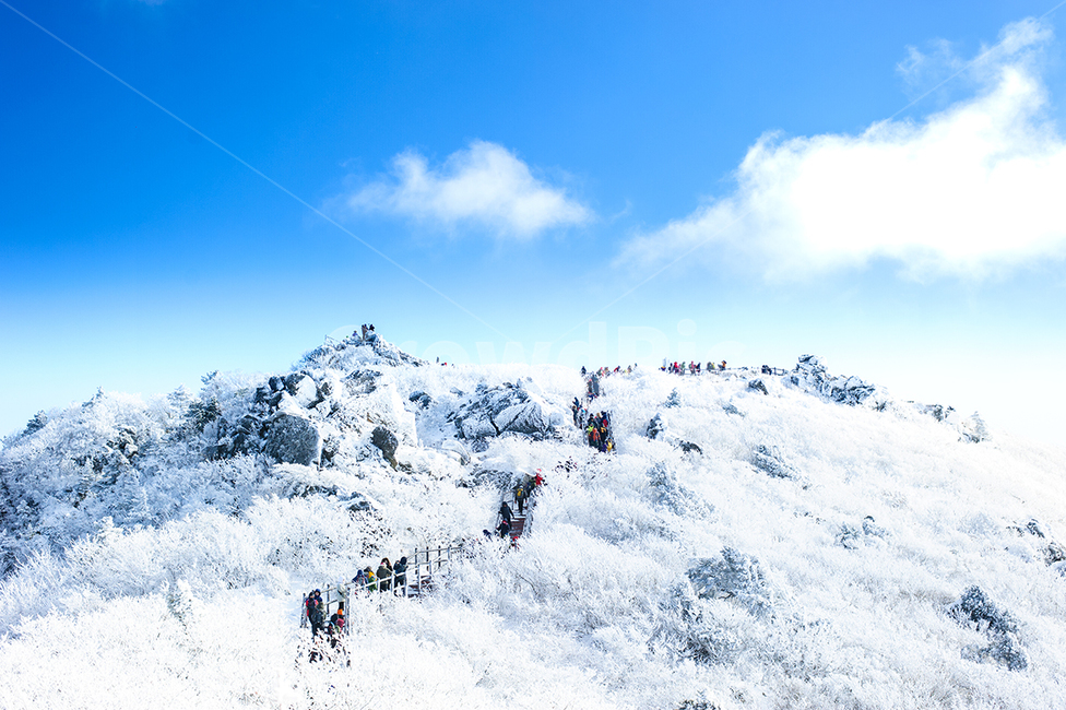 겨울산행,겨울,덕유산,겨울풍경,덕유산정상,겨울,계절,winter,season,자연,풍경,nature,landscape,outdoors,옥외,mountain,산,mountain range,산맥,peak,피크