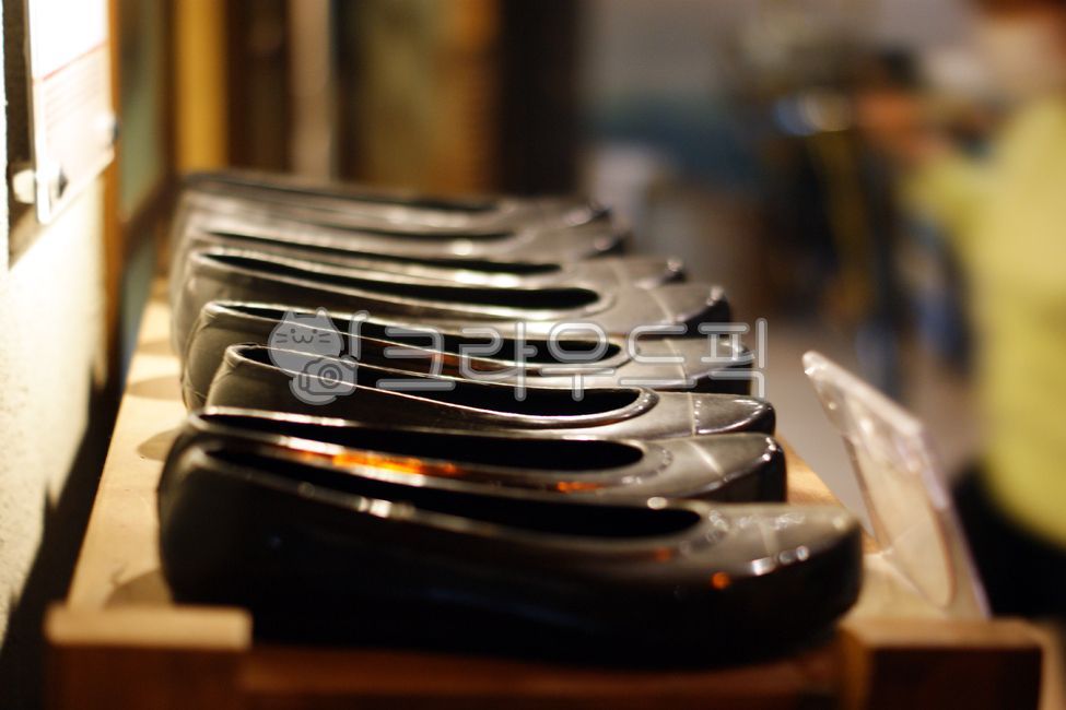 memory,old,rubbershoes,koreanculture,Korean culture,oldshoes,shoes,korea,A long ago,koreantradition,old shoes,rubber shoes,blackrubbershoes,memories,tradition,black rubber shoes,Korean tradition