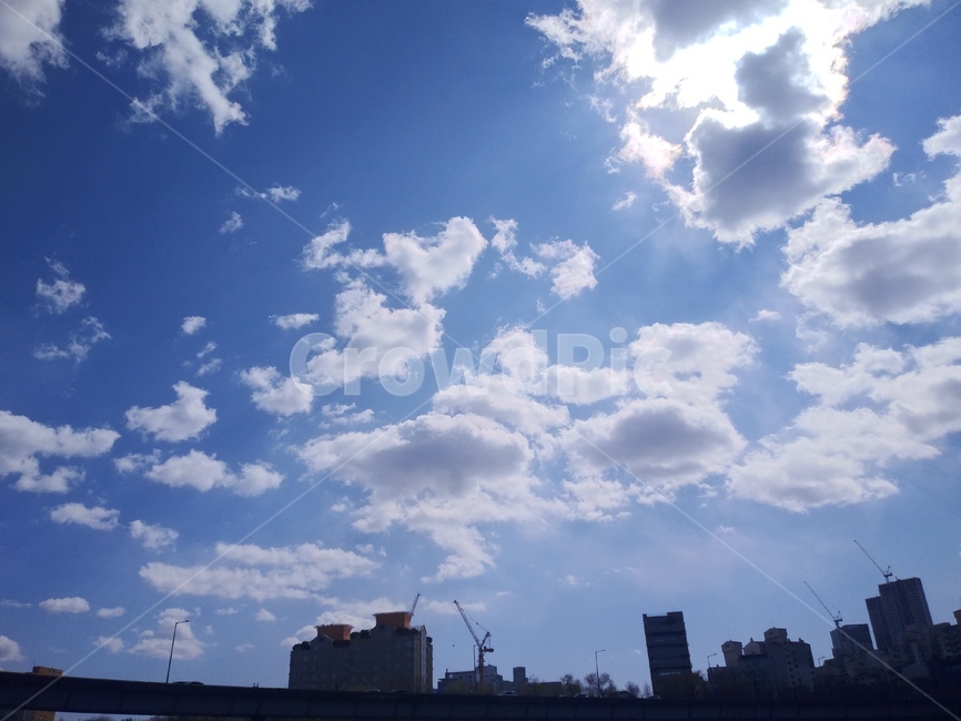 하늘,봄,물,nature,자연,outdoor,옥외,azuresky,푸른하늘,sky,weather,날씨,cumulus,적운,구름,빌딩,building,cloud