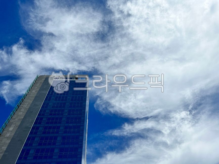 blue sky,city,high rise building,building,Sky of Autumn