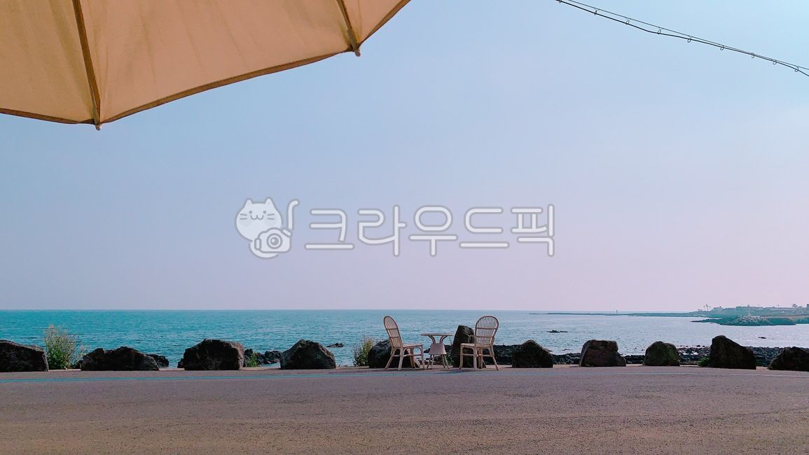 parasol,Jeju,chair,Summer Vacation,jeju island,Jeju Cafe,sea,ocean,outdoors,furniture,vacation,Jeju sea,Jeju Island Beach,Jeju vacation