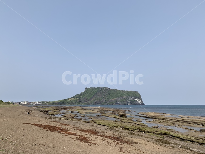 제주도,성산일출봉,광치기해변,제주도바다,자연,바다,해변,자연,풍경,nature,landscape,한국자연풍경,한국자연경관,korea nature landscape,제주도,jeju,jeju island,outdoors,옥외,land,땅,water,물,shoreline,해안선,sea,ocean,대양,coast,연안