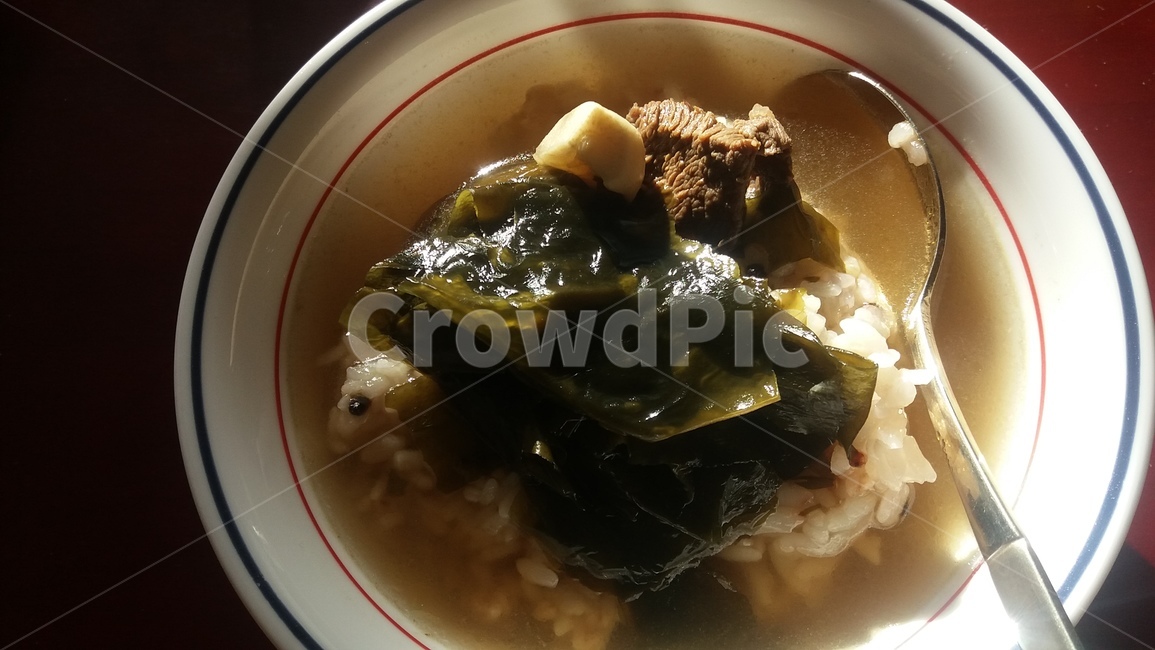미역국,국밥,햇빛,숟가락,밥,음식,고기