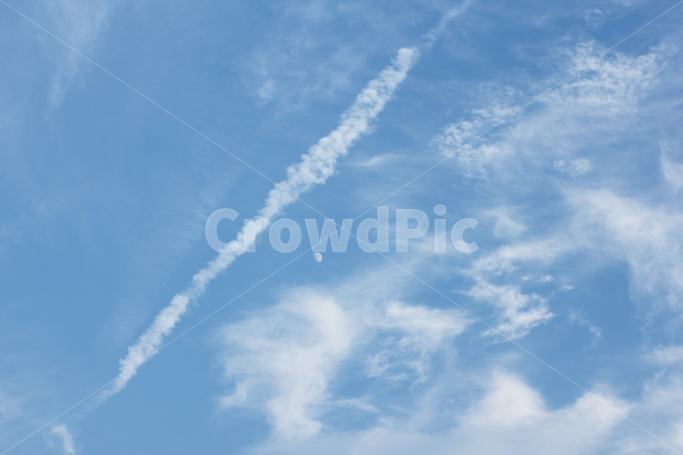 하늘,스카이,구름,새털구름,파랑,블루,파란색,자연,맑은,솜털구름,항공운,비행운,라인,달,자연,풍경,nature,landscape,outdoors,옥외,sky,azure sky,푸른 하늘