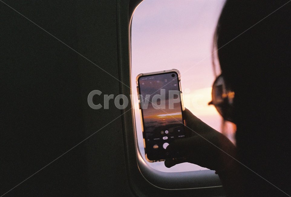 전화,phone,일몰,sunset,비행,필름사진,감성사진,여행,휴가,traveling,vacation,trip,정보통신기술,전자기기,전자제품,it,information,technology,electronic equipment