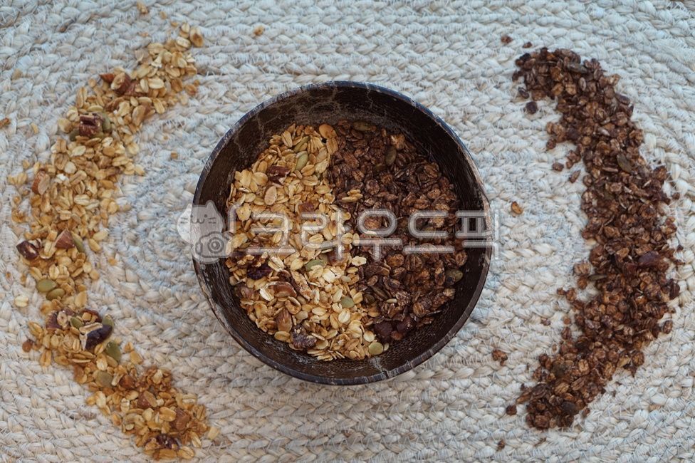 카페,오트밀,그래놀라,요거트,씨리얼,아침식사,간편식,다이어트,유지어터,건강,슈퍼푸드,귀리