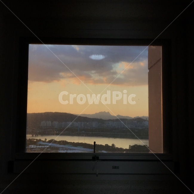 window,창문,노란색,노을,한강,집,한강뷰