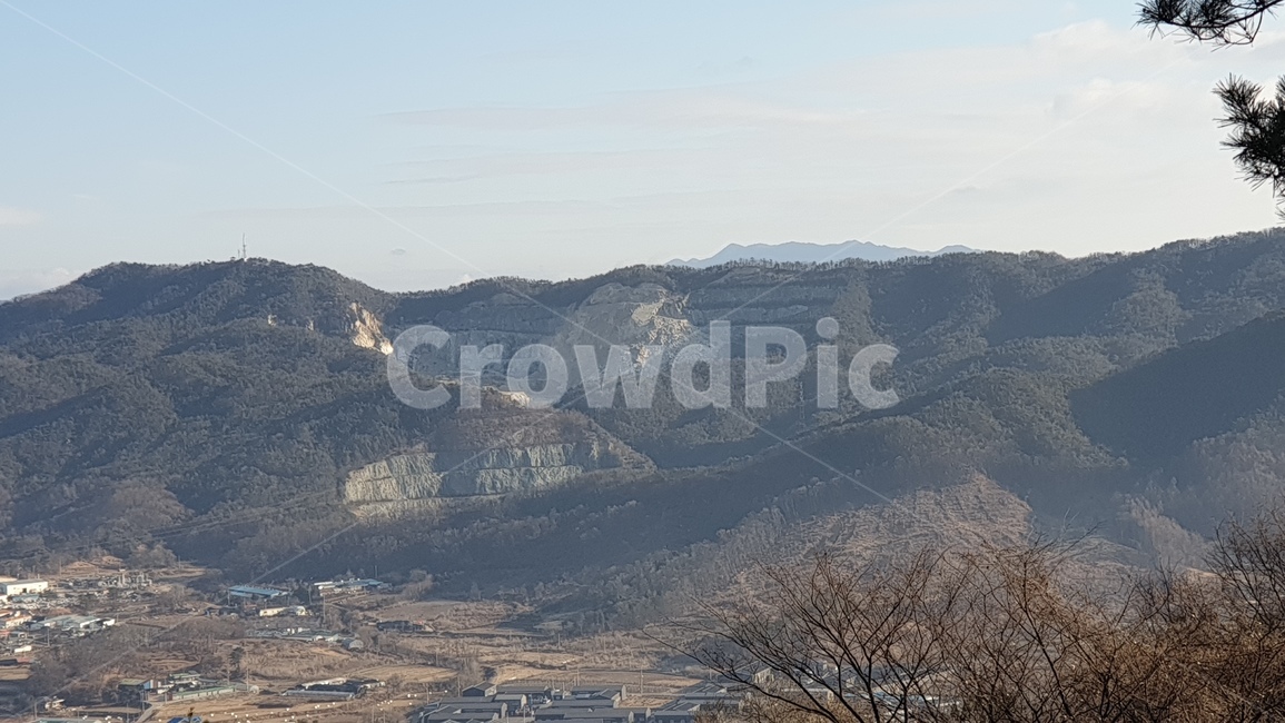 자연,산,나무,하늘,건물