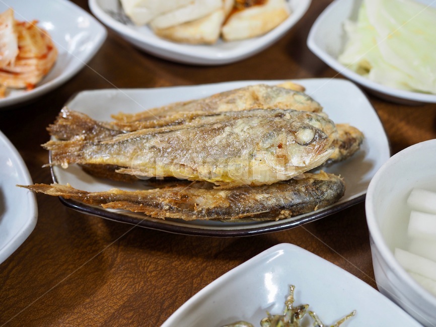 생선구이,조기,생선,반찬,한국음식,배경,웰빙,구이,해산물,grilledfish,early,fish,sidedish,koreanfood,background,wellbeing,grill,seafood,음식,식재료,요리,food,cook,meal,dishes,food reserves,한식,한국음식,한국요리,korean food,korean dishes,korean meal,korean cook